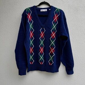 New Vintage John Ashford %100 wool v-neck sweater with argyle design size L